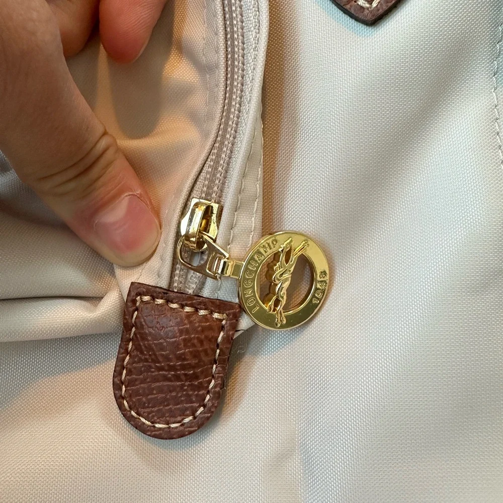 Longchamp Le Pliage Tote - Picture 7 of 14